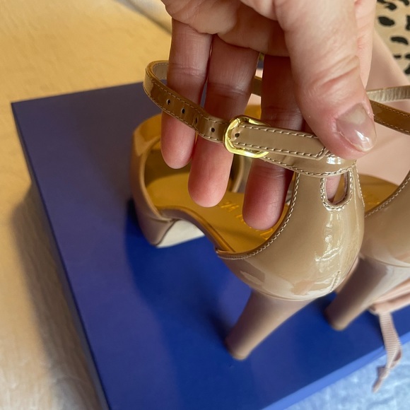 Stuart Weitzman - Picture 12 of 13